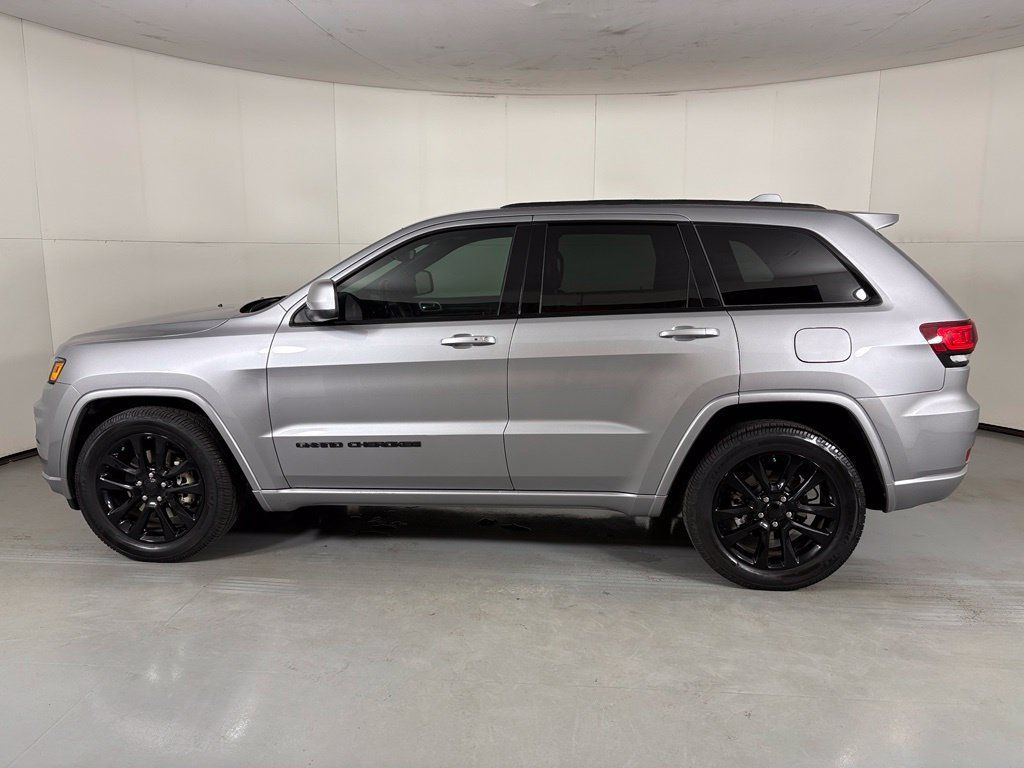 Used 2021 Jeep Grand Cherokee Laredo X RWD image 5