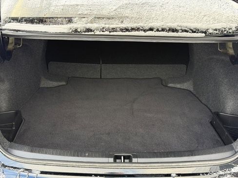 Used 2025 Toyota Corolla LE image 9