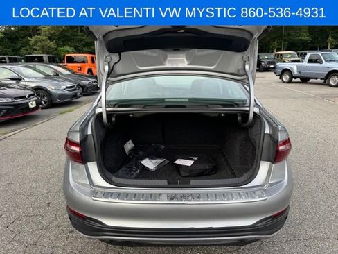 Used 2023 Volkswagen Jetta SE FWD image 17