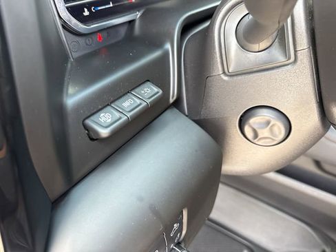 Used 2025 GMC Sierra 1500 AT4 w/ AT4 Premium Package AWD/4WD image 40