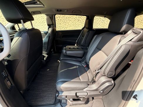 Used 2023 Honda Odyssey EX-L image 18