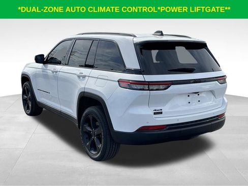 Used 2023 Jeep Grand Cherokee Altitude AWD/4WD image 10
