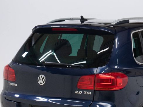 Used 2013 Volkswagen Tiguan SE FWD image 12