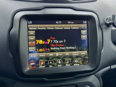 Used 2023 Jeep Renegade Latitude image 11