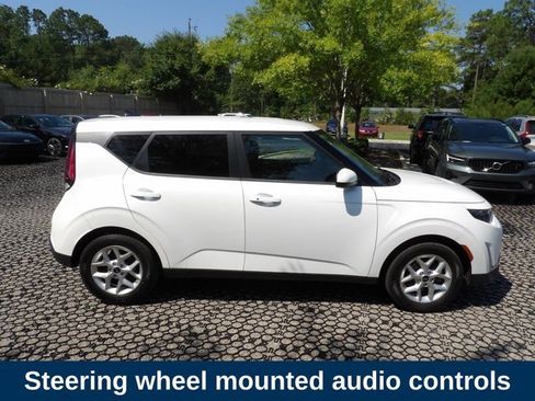 Used 2023 Kia Soul S FWD image 4