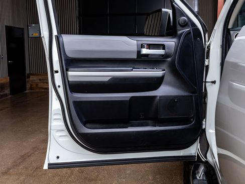 Used 2020 Toyota Tundra Limited w/ Limited Premium Package image 36