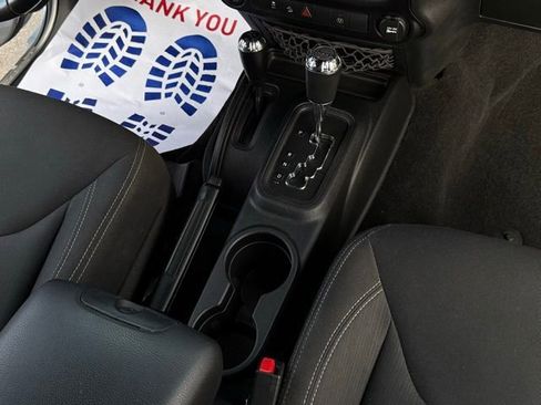 Used 2016 Jeep Wrangler Unlimited Sahara w/ Connectivity Group image 22