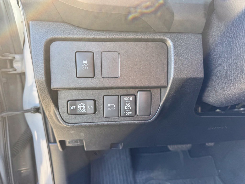 Used 2021 Toyota Tacoma TRD Off-Road AWD/4WD image 17