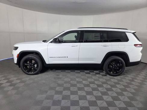 New 2026 Jeep Grand Cherokee L Limited RWD image 8