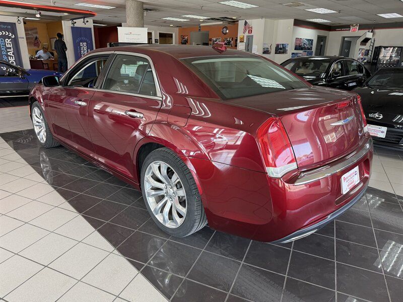 Used 2019 Chrysler 300 Limited RWD image 10