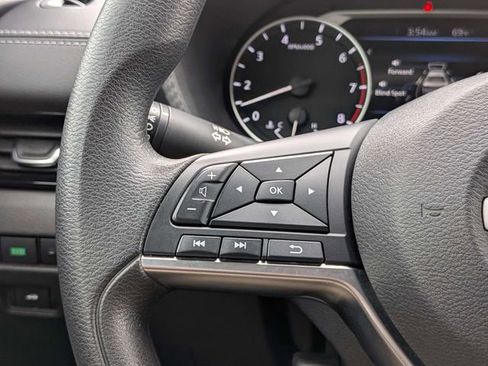 Used 2024 Nissan Sentra SV FWD image 22