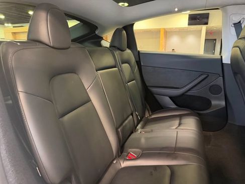 Used 2023 Tesla Model Y AWD image 22