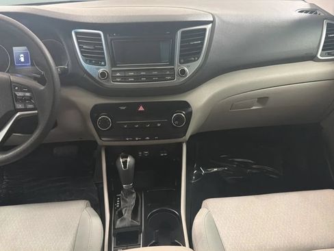 Used 2017 Hyundai Tucson SE w/ SE Popular Package 02 FWD image 15