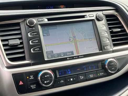 Used 2016 Toyota Highlander XLE image 13