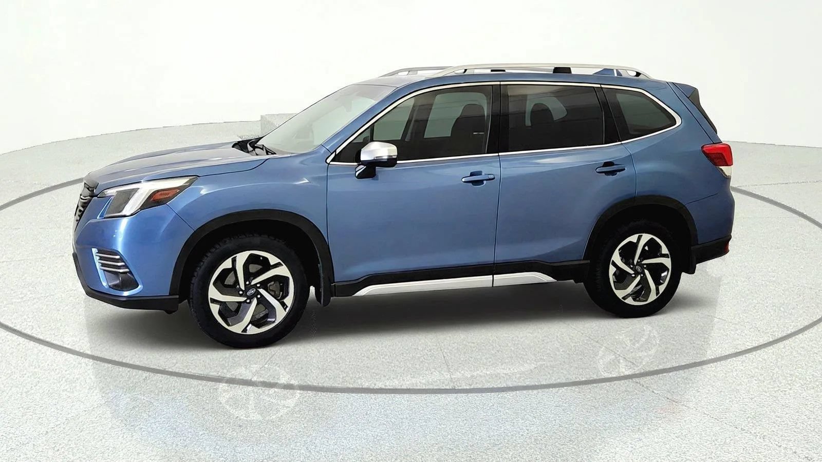 Used 2023 Subaru Forester Touring AWD/4WD image 3