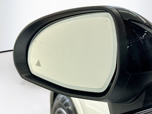 Used 2025 Mercedes-Benz GLC 43 AMG 4MATIC image 16