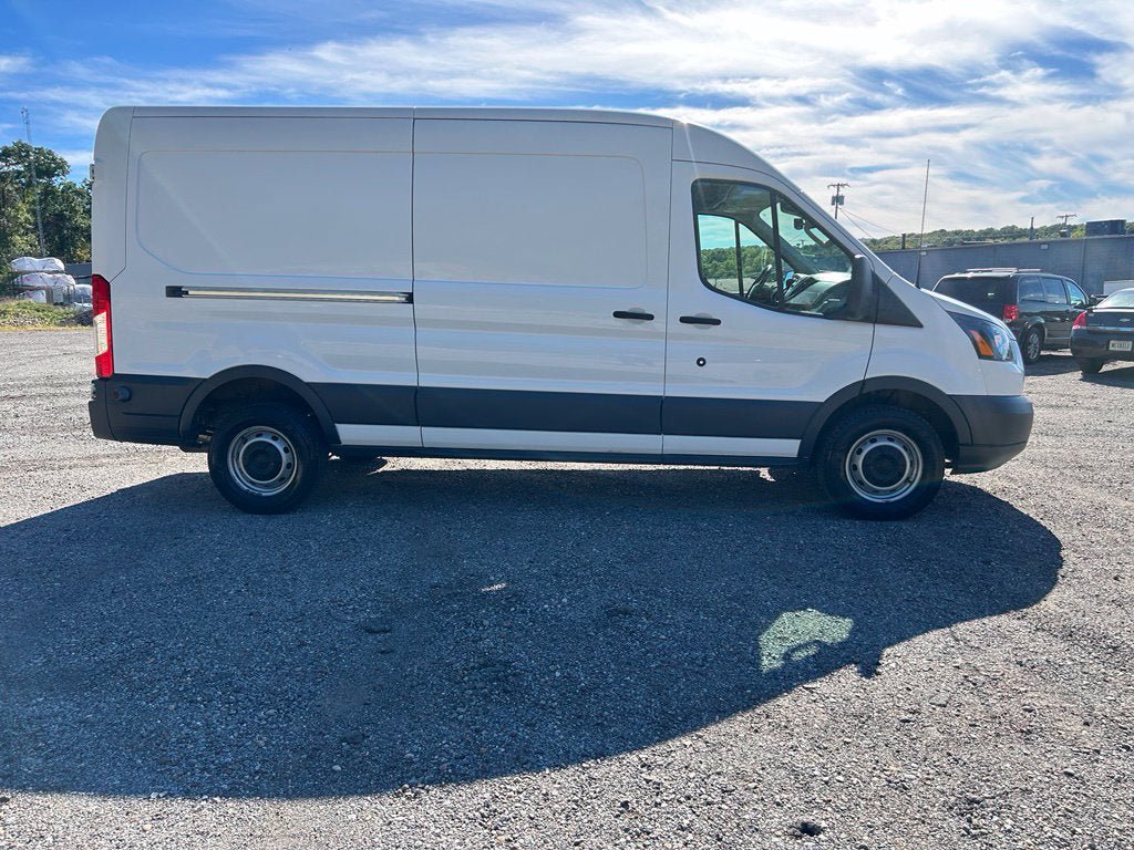 Used 2018 Ford Transit 250 148 Medium Roof RWD image 8