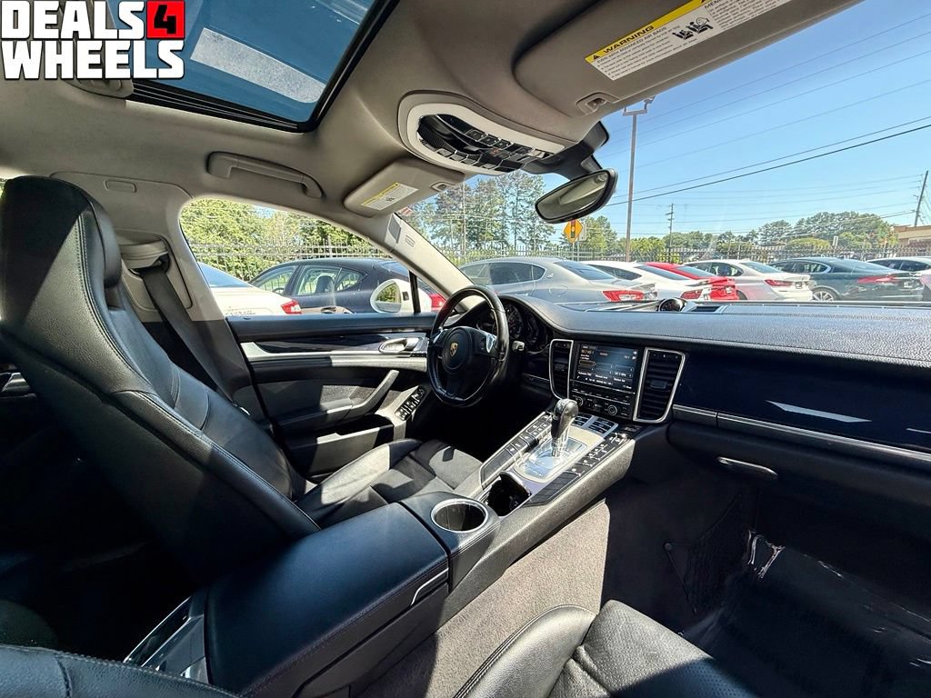 Used 2016 Porsche Panamera RWD image 31