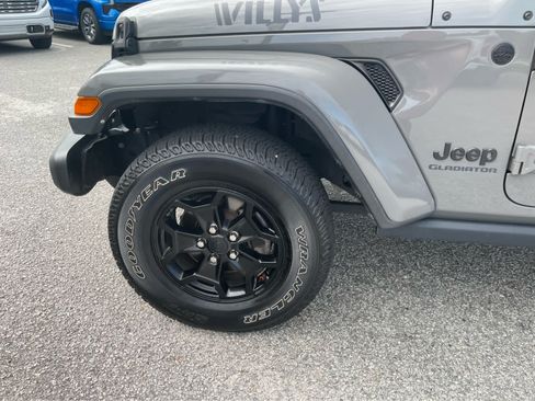 Used 2021 Jeep Gladiator Sport AWD/4WD image 9