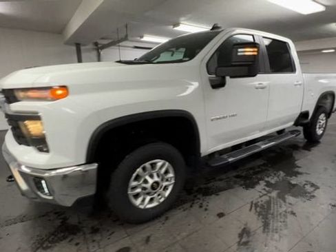 Certified 2025 Chevrolet Silverado 2500 LT w/ Convenience Package AWD/4WD image 4