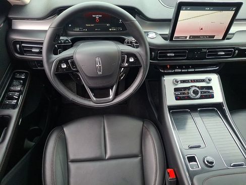 Used 2023 Lincoln Aviator AWD w/ Premium Package image 12