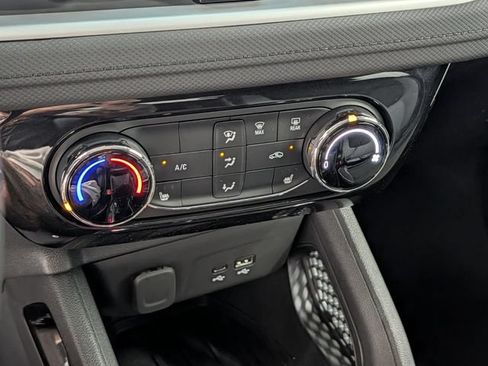 New 2026 Chevrolet TrailBlazer LT w/ LT Cold Weather Package FWD image 24