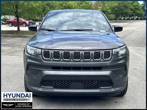 Used 2024 Jeep Compass Sport AWD/4WD image 2