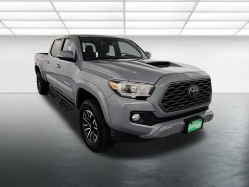 Used 2021 Toyota Tacoma TRD Sport image 2