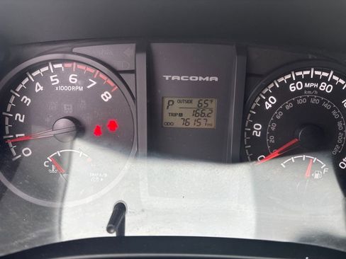 Used 2017 Toyota Tacoma SR5 image 16