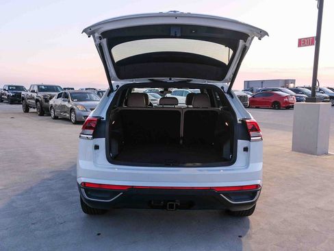 Used 2020 Volkswagen Atlas Cross Sport SEL FWD image 28