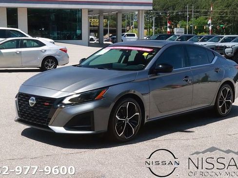 Certified 2024 Nissan Altima 2.5 SR w/ SR Premium Package FWD image 3