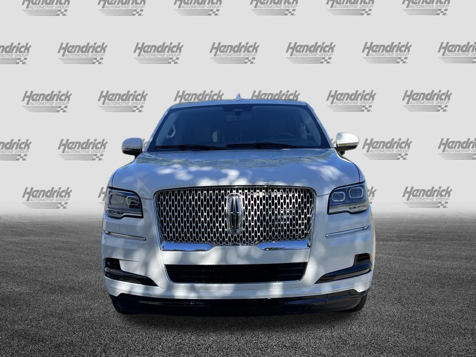 Used 2024 Lincoln Navigator L Reserve AWD/4WD image 3