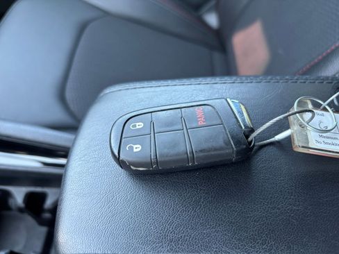 Used 2025 Jeep Compass Trailhawk AWD/4WD image 20