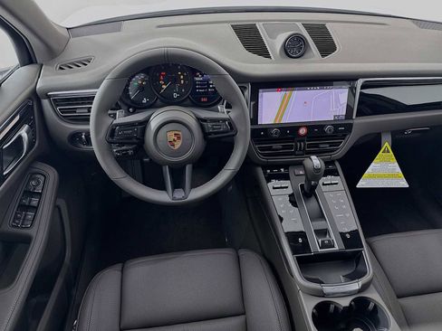 New 2026 Porsche Macan image 25