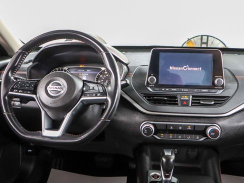 Used 2020 Nissan Altima 2.5 SR image 14