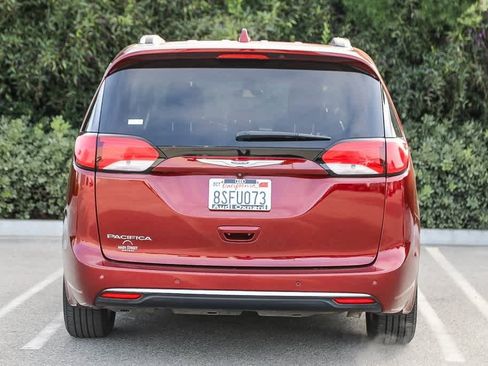 Used 2019 Chrysler Pacifica Touring-L Plus w/ Tire & Wheel Group image 5