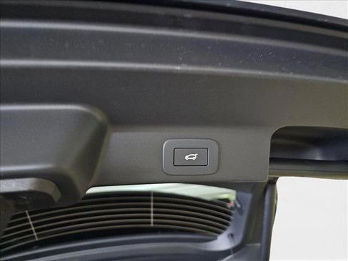 New 2026 Jaguar F-PACE R-Dynamic S image 13