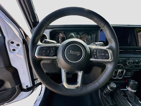 Used 2024 Jeep Wrangler Unlimited Sahara AWD/4WD image 12