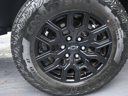 Used 2023 Chevrolet Colorado Trail Boss w/ Advanced Trailering Package AWD/4WD image 10