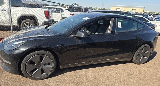 Used 2021 Tesla Model 3 Long Range AWD/4WD image 1