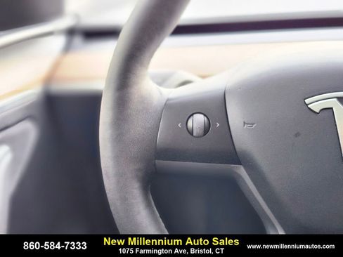 Used 2023 Tesla Model Y Long Range image 21