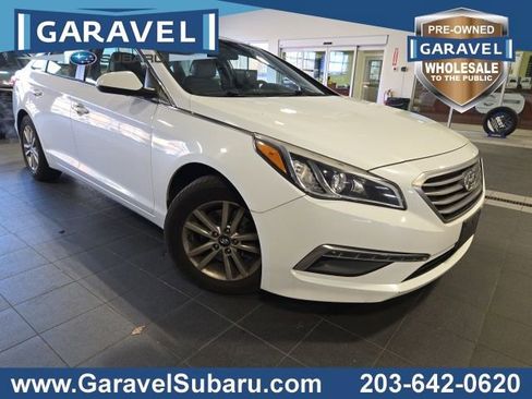 Used 2015 Hyundai Sonata SE image 1