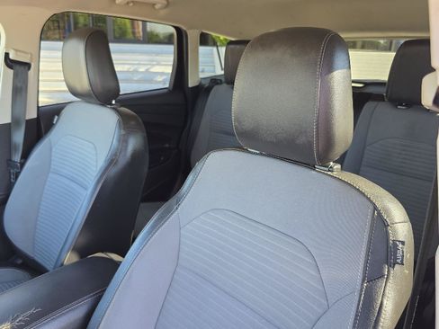 Used 2019 Ford Escape SE FWD image 33