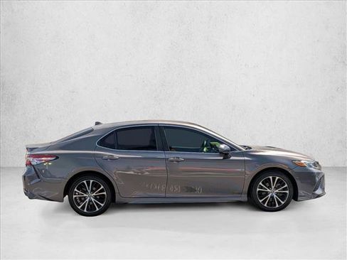 Certified 2019 Toyota Camry SE w/ Carpet Mat Package FWD image 4