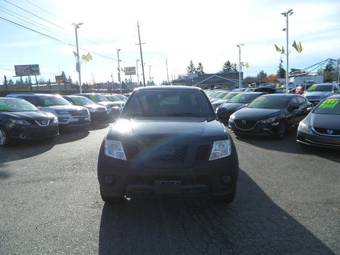 Used 2012 Nissan Frontier SV image 3