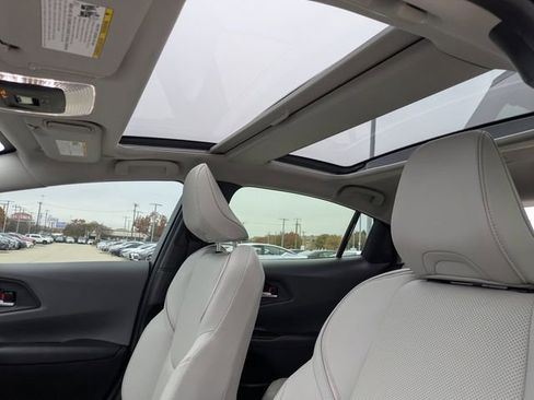 Used 2023 Toyota Prius Limited image 27