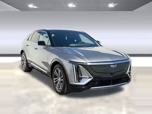New 2026 Cadillac Lyriq Luxury RWD image 7