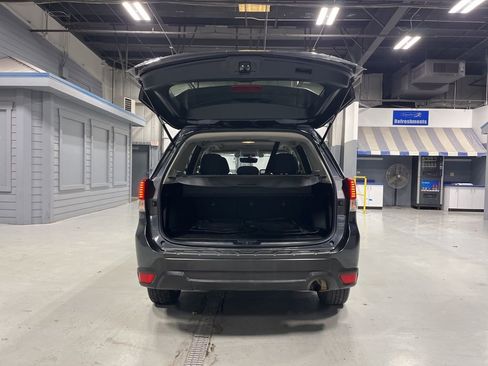 Used 2019 Subaru Forester Premium w/ Popular Package #1 AWD/4WD image 9