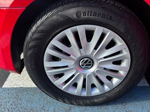 Used 2014 Volkswagen Golf 4-Door FWD image 21