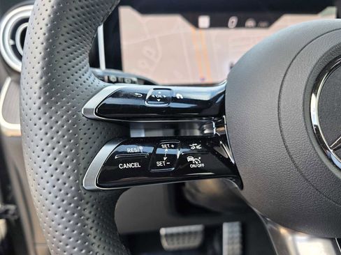 Used 2025 Mercedes-Benz GLC 300 image 25